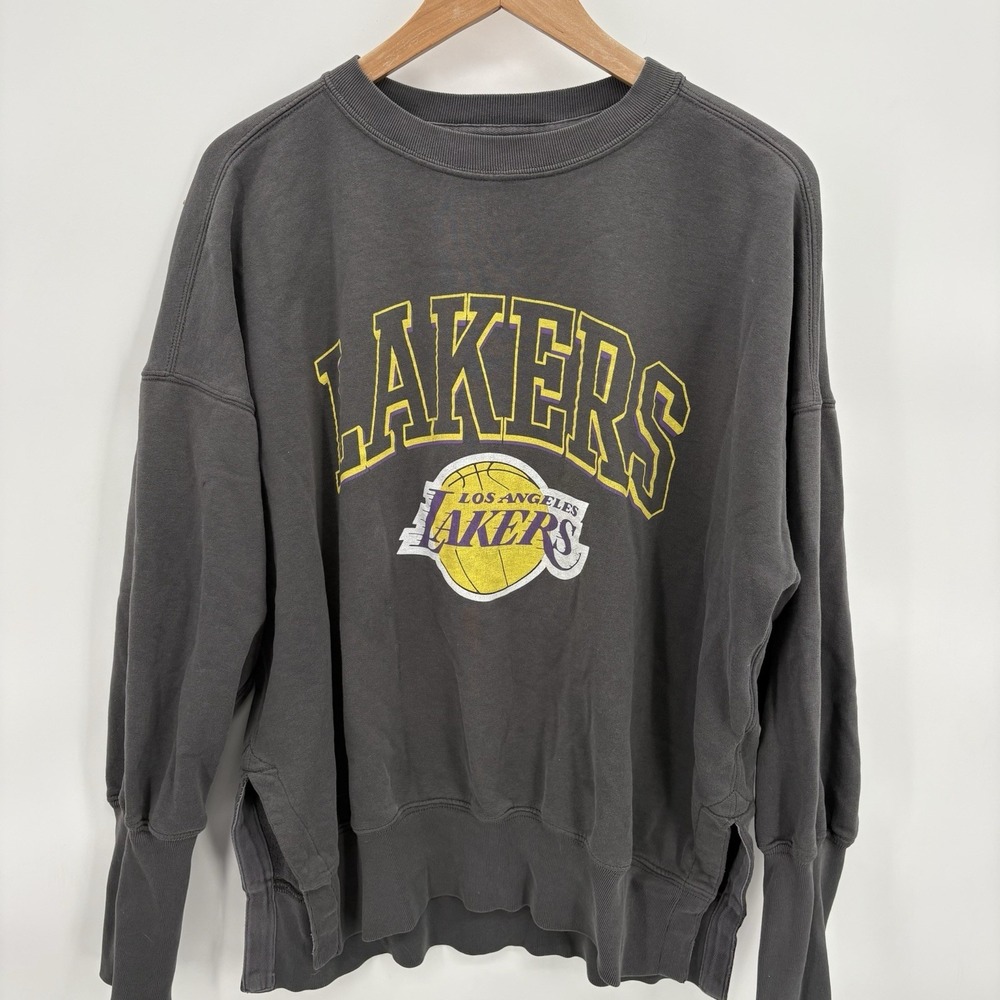 Abercrombie & Fitch Gray Lakers Graphic Crewneck Sweatshirt with Yellow Logo
